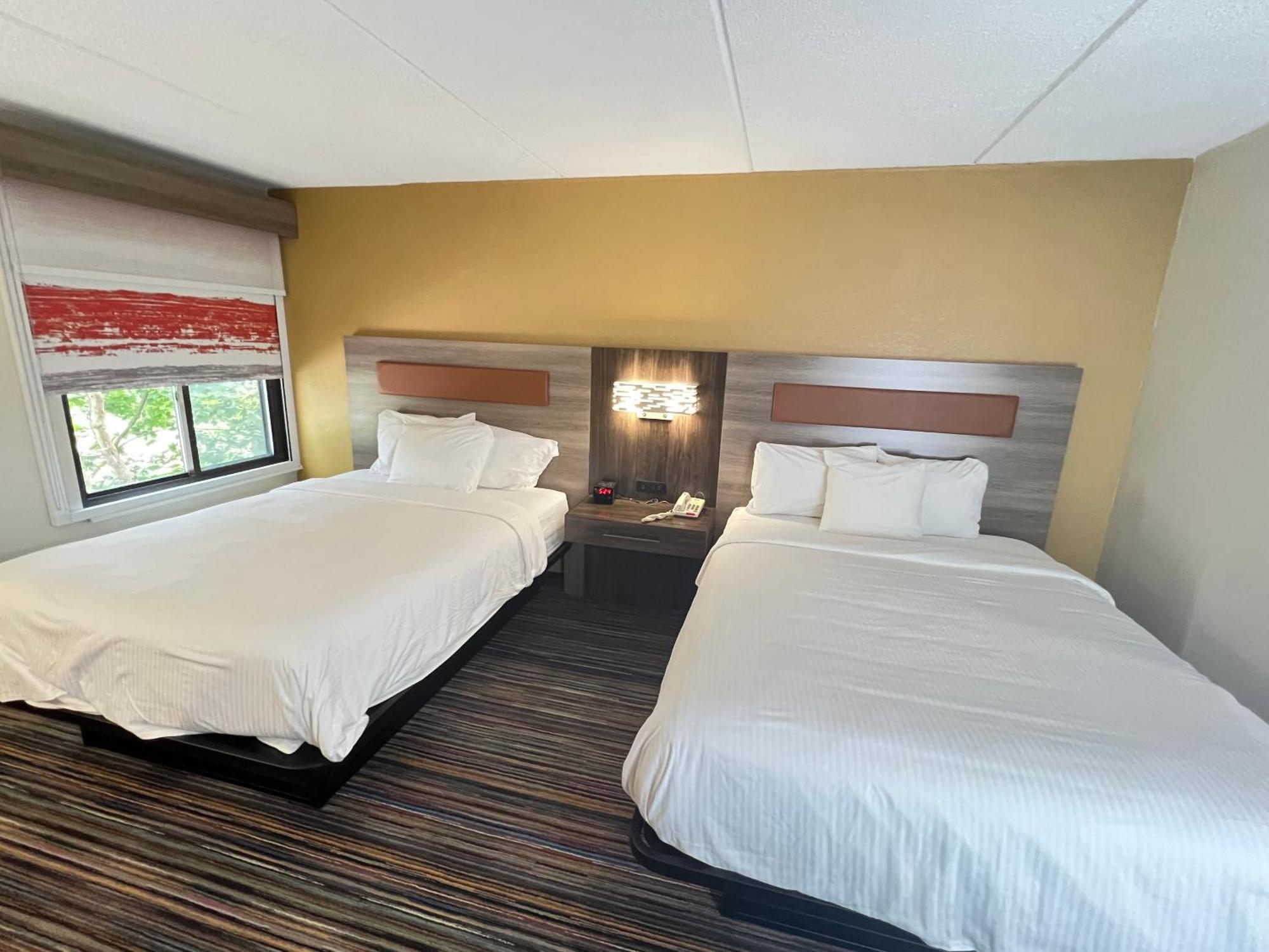 Rodeway Inn Little Falls Екстериор снимка